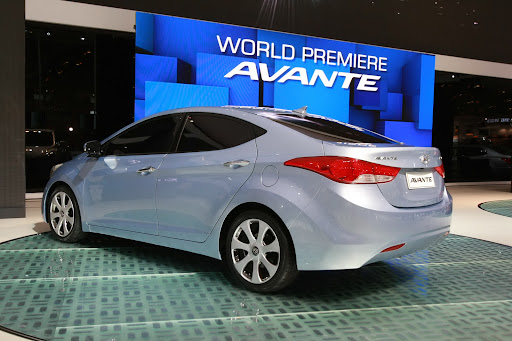 2011-Hyundai-Elantra-11.JPG
