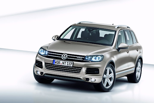 2011-Volkswagen-Touareg-1.jpg