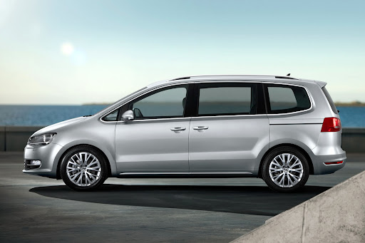 Volkswagen-Sharan-2010-2.jpg