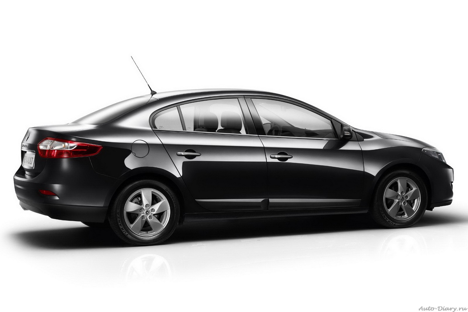 [auto-diary.ru_Renault_Fluence_4.jpg]