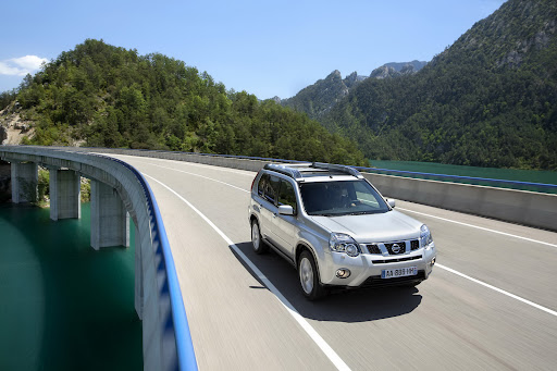 2010-Nissan-X-Trail-17.JPG
