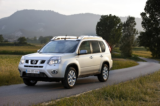 2010-Nissan-X-Trail-8.JPG