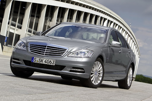 Mercedes-Benz-S350 BlueTec-Start-Stop-05.jpg