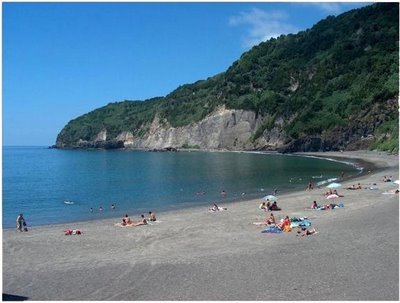 [Praia%20ribeira%20quente.jpg]