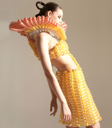 Amazing Dresses daisy balloon2 Amazing Dresses