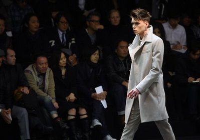 Dior Homme does Amish chic capt.06d3c0bc88ba425c9ecbef24b3b1200b.addition france fashion xjb107%20%281%29 Dior Homme does Amish chic
