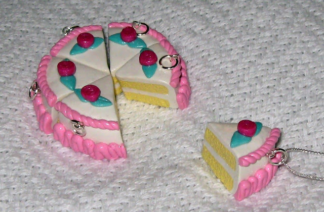 1 Vanilla Birthday Cake with Pink Rose Decorations and White Frosting