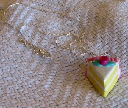 il 430xN.128313446 Vanilla Birthday Cake with Pink Rose Decorations and White Frosting