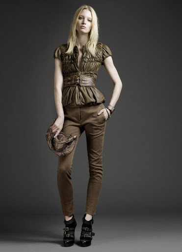 b6946a8d 3a23 4b6e 8a9b 241527335c05%20%281%29 Burberry Prorsum Resort 2011 Collection