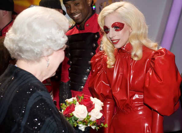 Lady%2BGaga%2Bmeets%2Bthe%2BQueen%2BTZ7uAcAynMBl Lady Gaga Hairstyles Lady%2BGaga%2Bmeets%2Bthe%2BQueen%2BTZ7uAcAynMBl Lady Gaga Hairstyles