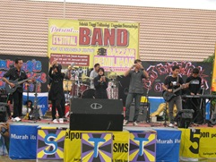 Grup Band G-Nuse Part II dari SMA Pintar  Meraih Grup Band Favorit Se-Riau dan SumBar2