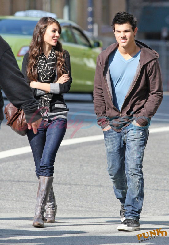 %Lady Gaga Justin Bieber Taylor Lautner y Victoria Justice: Cita y Paseo!
