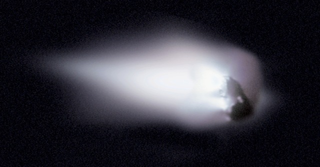[núcleo do cometa Halley[4].jpg]