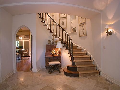 [foyer1_500[5].jpg]