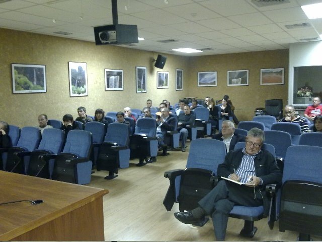 [Reunión pilotos-3_640x480[3].jpg]