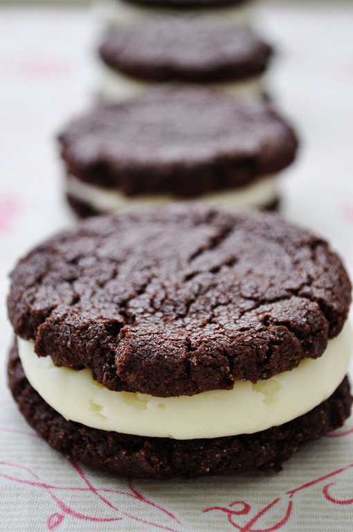 [chocolate sandwich cookies[4].jpg]