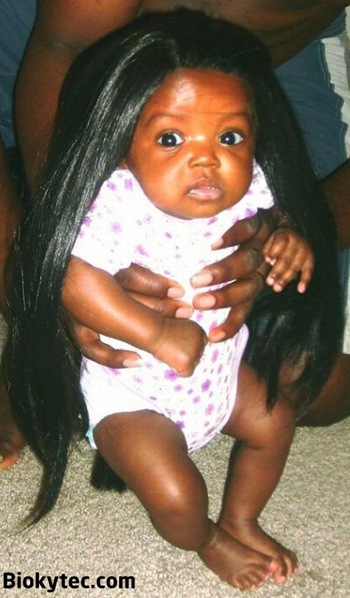 El_bebe_negro_con_peluca - www.Biokytec.com.com-1