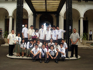 March 12: Students pose outside the main garden of Malacanang Museum.