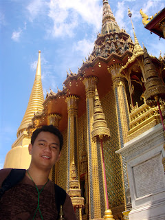 Day 5 - Sir Edmond behind Grand Palace
