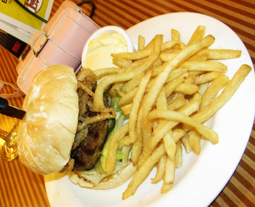 [Cheezeburger and Fries[2].jpg]