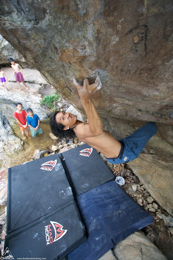 Muad bouldering at Huay Kaew Waterfall Muad bouldering at Huay Kaew Waterfall