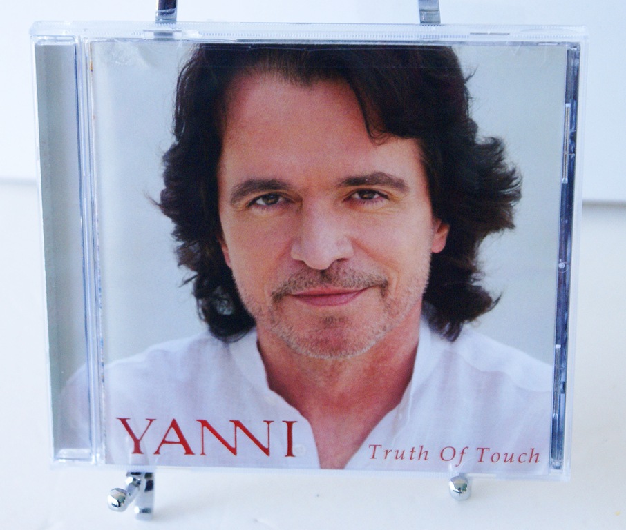 [maggielamarre-yanni[8].jpg]