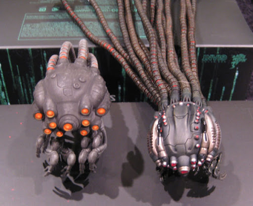 06 comparison front Toy Review: Hot Toys Matrix Sentinel