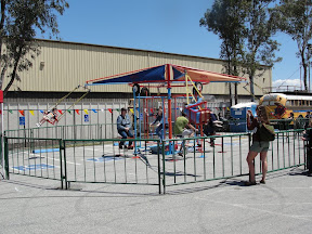 Bicycle-powered carousel