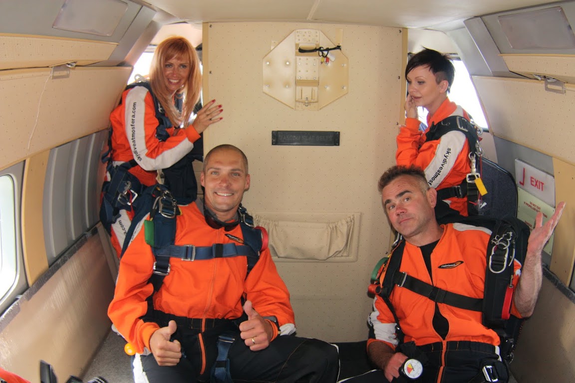 Skoki spadochronowe w tandemie z samolotu w Przasnyszu