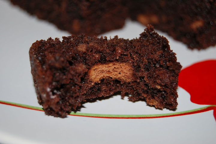 Articole culinare : Brownie cu biscuiti