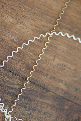 Annealed and unanealed zig zag wire