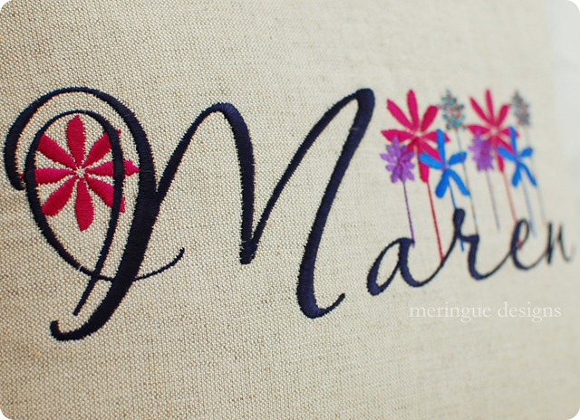 aquarelle font maren pillow (4) aquarelle font maren pillow (4)