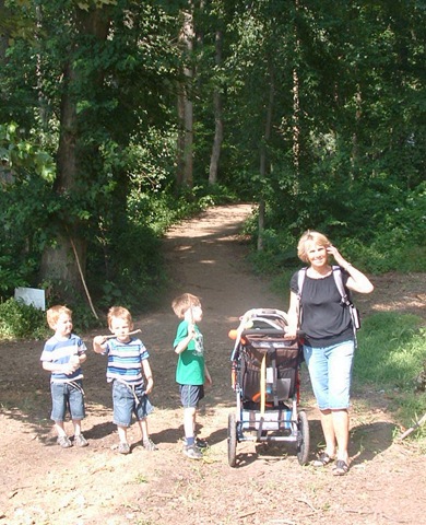 [Nanny on trail w boys 2[7].jpg]