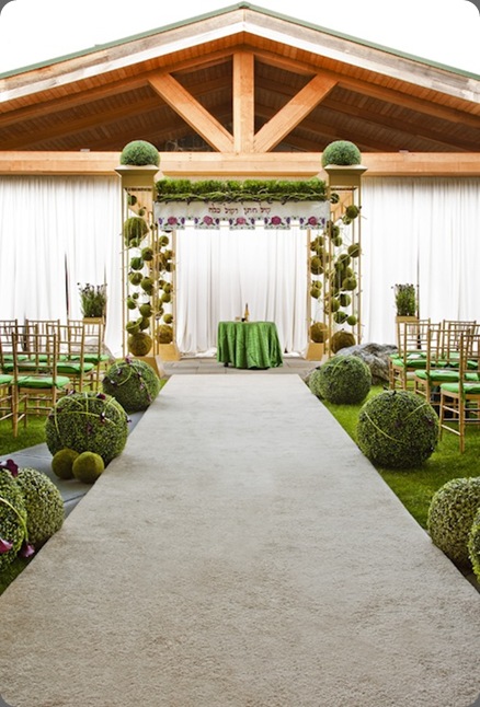 ceremony3 beautiful bloms