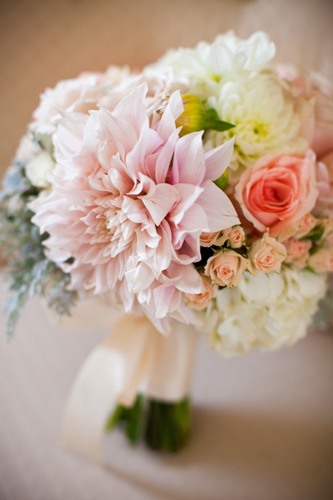 [0012-100928-1012-modern-bouquet7.jpg]