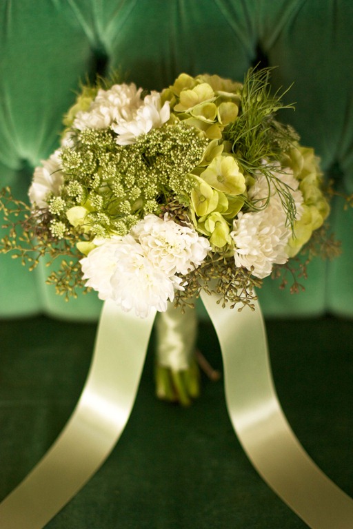 [white_and_green_bouquet-green-hydran[2].jpg]
