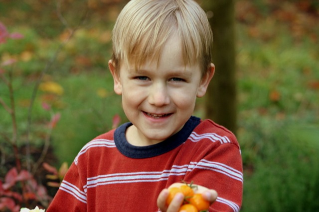 [apple party 017[2].jpg]