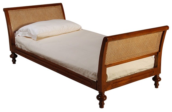 [java-sleigh-bed-high-footboard[2].jpg]