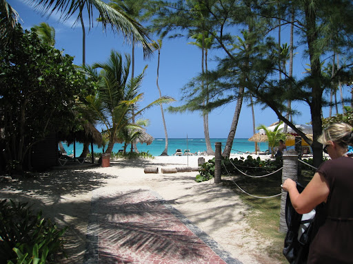 Grand Palladium Resort grounds