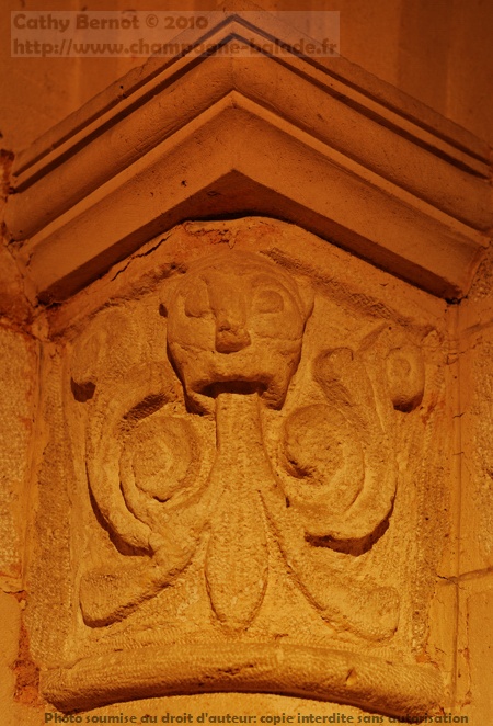 Ours de l'église Saint-Martin (source) Vertus, 51 marne
