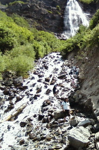 [Climbing the falls 3[3].jpg]