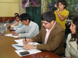 GOBIERNO PROVINCIAL FIRMA PR&Eacute;STAMO PARA PLANTA ASF&Aacute;LTICA