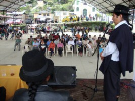 PREFECTO SALUDA AL PUEBLO DE IMBANA EN SUS BODAS DE ORO
