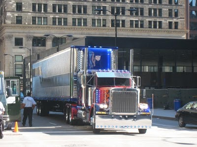 ภาพและวิดีโอการถ่ายทำวันแรกของ Transformers3 ที่ Chicago ภาพและวิดีโอการถ่ายทำวันแรกของ Transformers3 ที่ Chicago