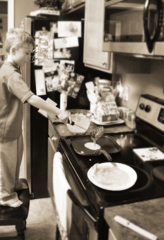 [Jex making pancakes[4].jpg]