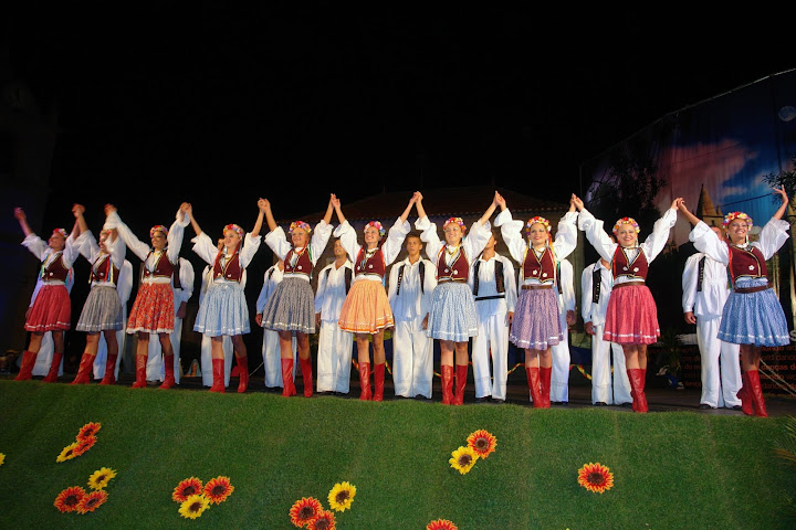 Sérvia - Kud "PKB" Folklore Ensemble