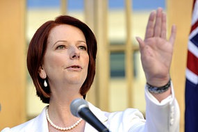 [22 7 2010 Gillard[4].jpg]