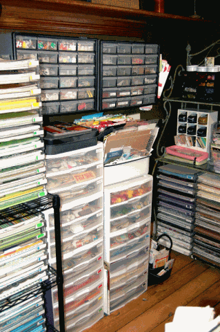 [scraproom-plastic-drawers[3].gif]