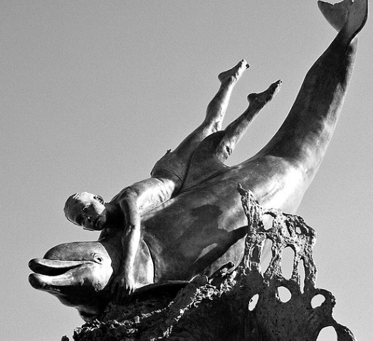 [1349886_196337_ad9c48f7e1_p[3].jpg]