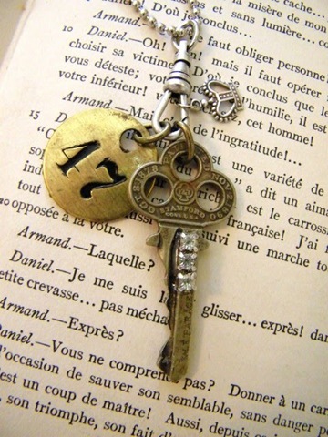 [necklace.commonground3.jpg]